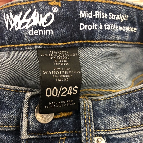 ✨Mossimo - Mid Rise Straight Leg Jeans - Gently Used - Measurements in Pics✨ - Picture 3 of 14